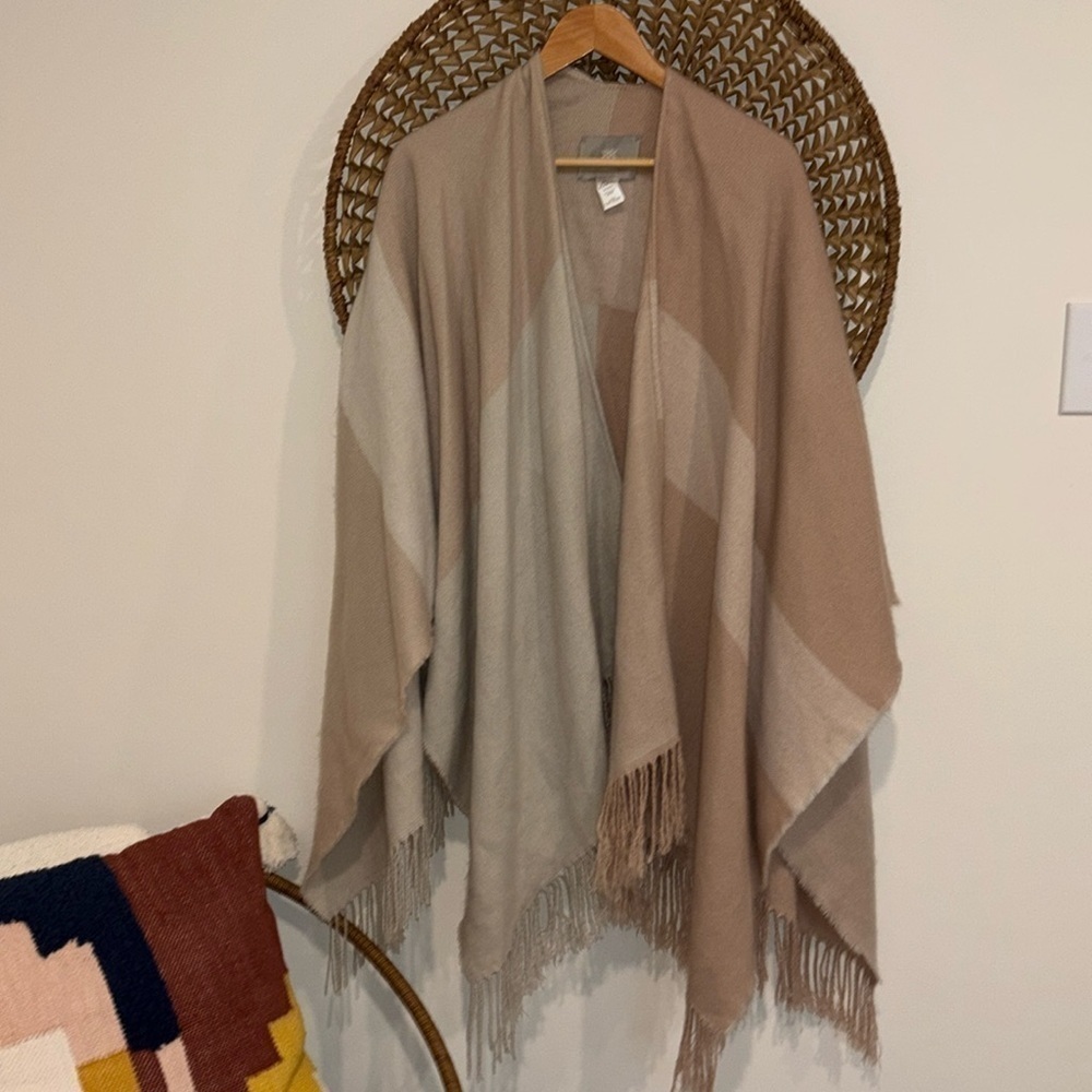 Soia & Kyo Yadira Woven Scarf/Cardigan in Tan and Cream With Fringe - Picture 3 of 8